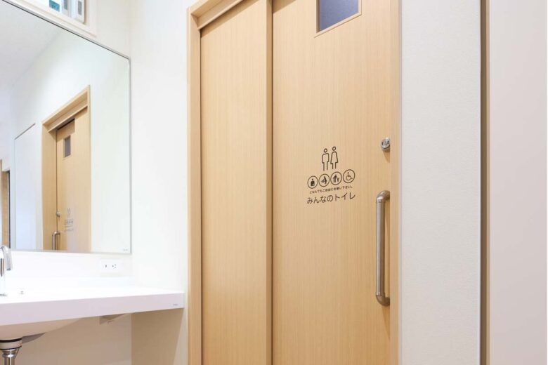 院内紹介 バリアフリートイレ こばり耳鼻咽喉科クリニック 福島県会津若松市の耳鼻咽喉科・補聴器外来 専門クリニック