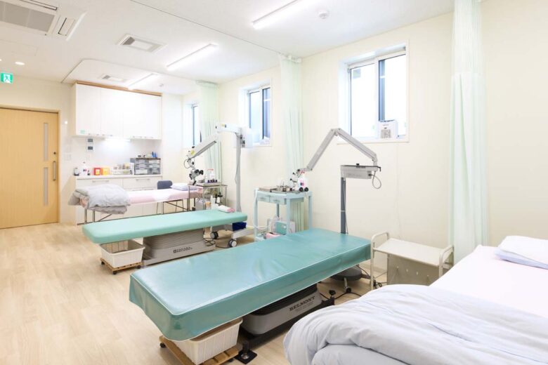 院内紹介 処置室 こばり耳鼻咽喉科クリニック 福島県会津若松市の耳鼻咽喉科・補聴器外来 専門クリニック