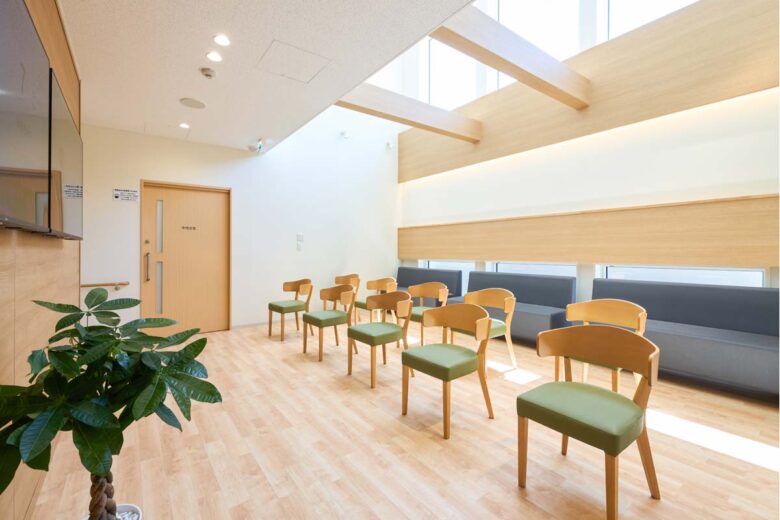 院内紹介 待合室 こばり耳鼻咽喉科クリニック 福島県会津若松市の耳鼻咽喉科・補聴器外来 専門クリニック
