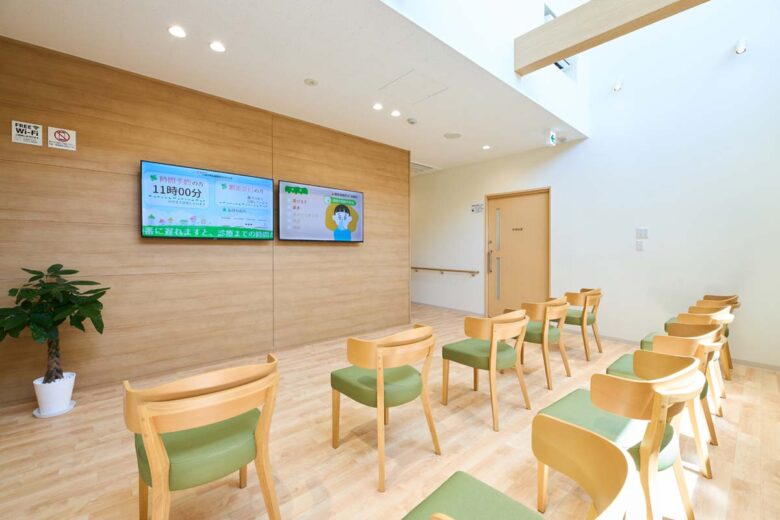院内紹介 待合室 こばり耳鼻咽喉科クリニック 福島県会津若松市の耳鼻咽喉科・補聴器外来 専門クリニック